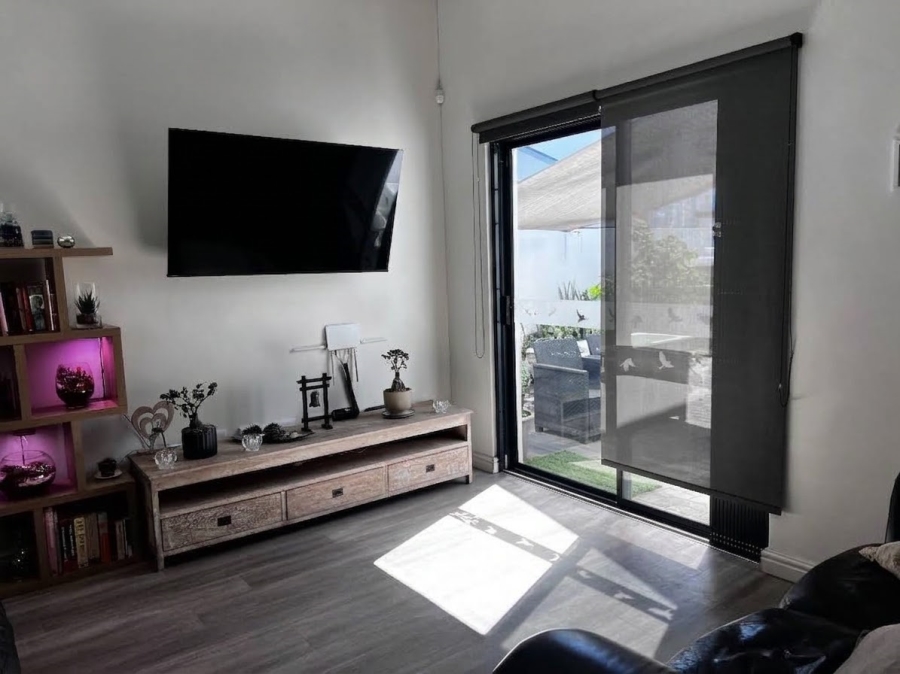 To Let 4 Bedroom Property for Rent in Sandown Western Cape